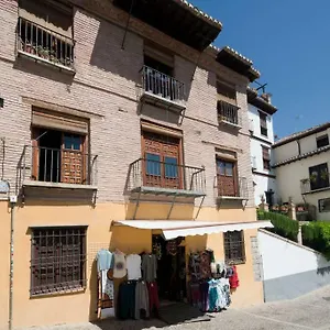 Apartment Spacious Sunny And Quiet Albayzin, Granada